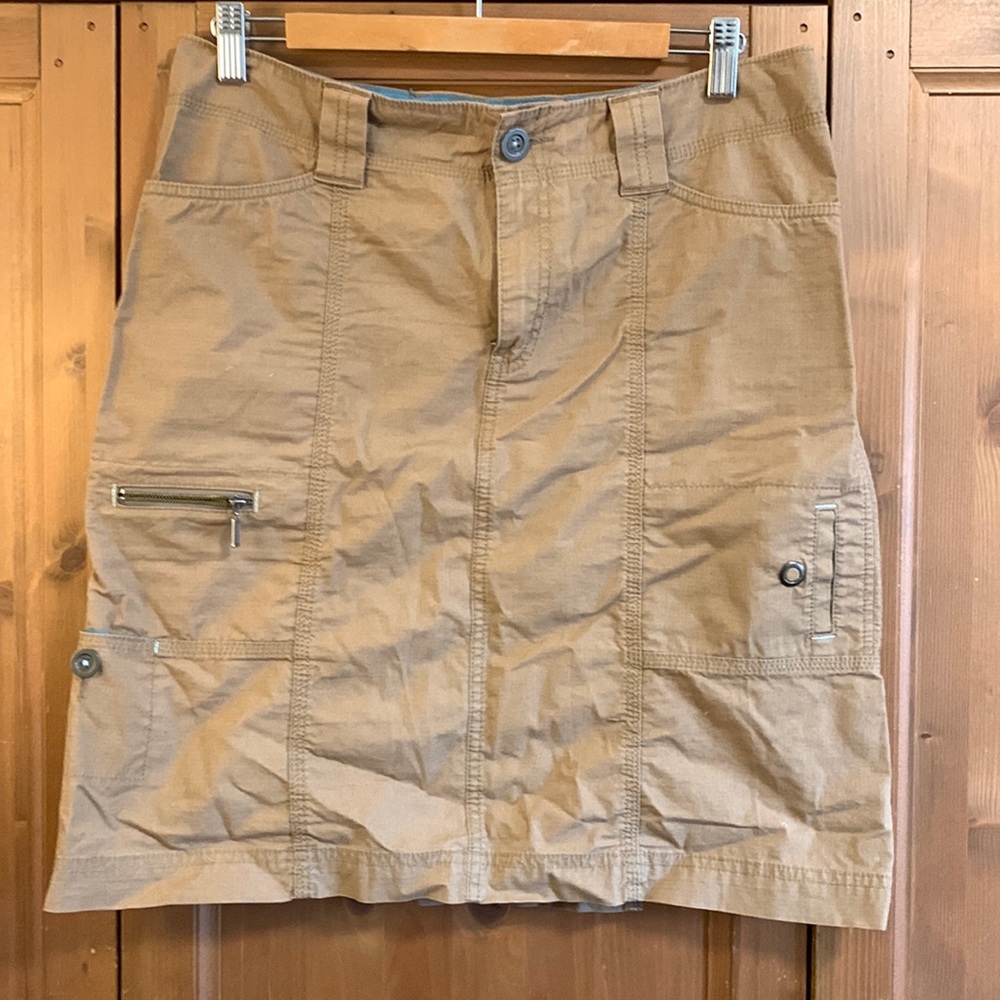 Very nice Eddie Bauer cargo skirt - lots of pockets